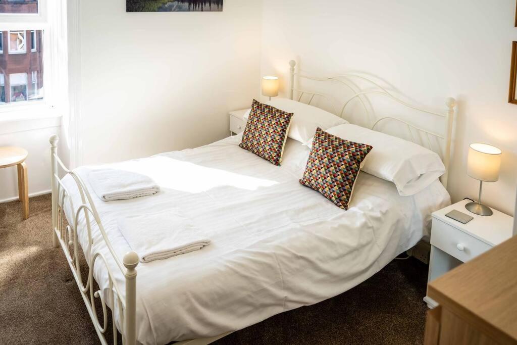 Charming 1-Bed Southside Flat In Great Location Apartment Glasgow Bagian luar foto